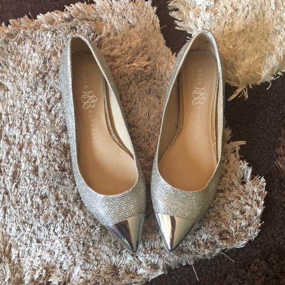 Rock & Republic Shoes - sᎥᏞᏉᎬᏒ ᏆᎥᏢ fᏞᎪᏆs
